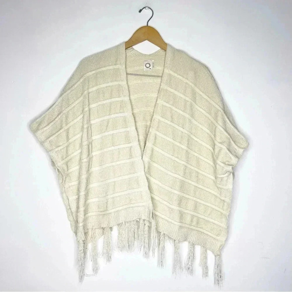 Anthropologie Akemi + Kin One Size Chenille Knit Open Front Pomcho in Ivory - Picture 2 of 7